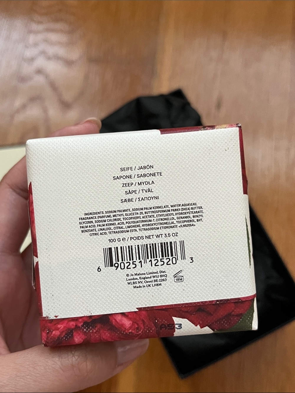Jo Malone Red Roses Bar Soap - Picture 2 of 4